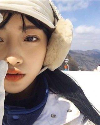 《渣攻的白月光总对我打直球》作者：不见仙踪1