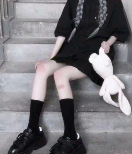 [np  完结]《【第四爱】犬化调教清冷美人父后皇兄（女尊_GB_女攻_训诫》作者：暗黑系魔女