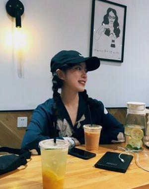 [废文 完结]《万人嫌fw被杀妻证道了（古代、双性、NP）》作者：贺锦霄